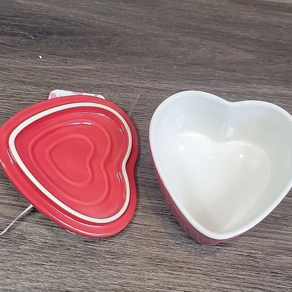 Valentine's Day Bakeware Bundle Nordic Wear Cake Pan Plus Two More Items